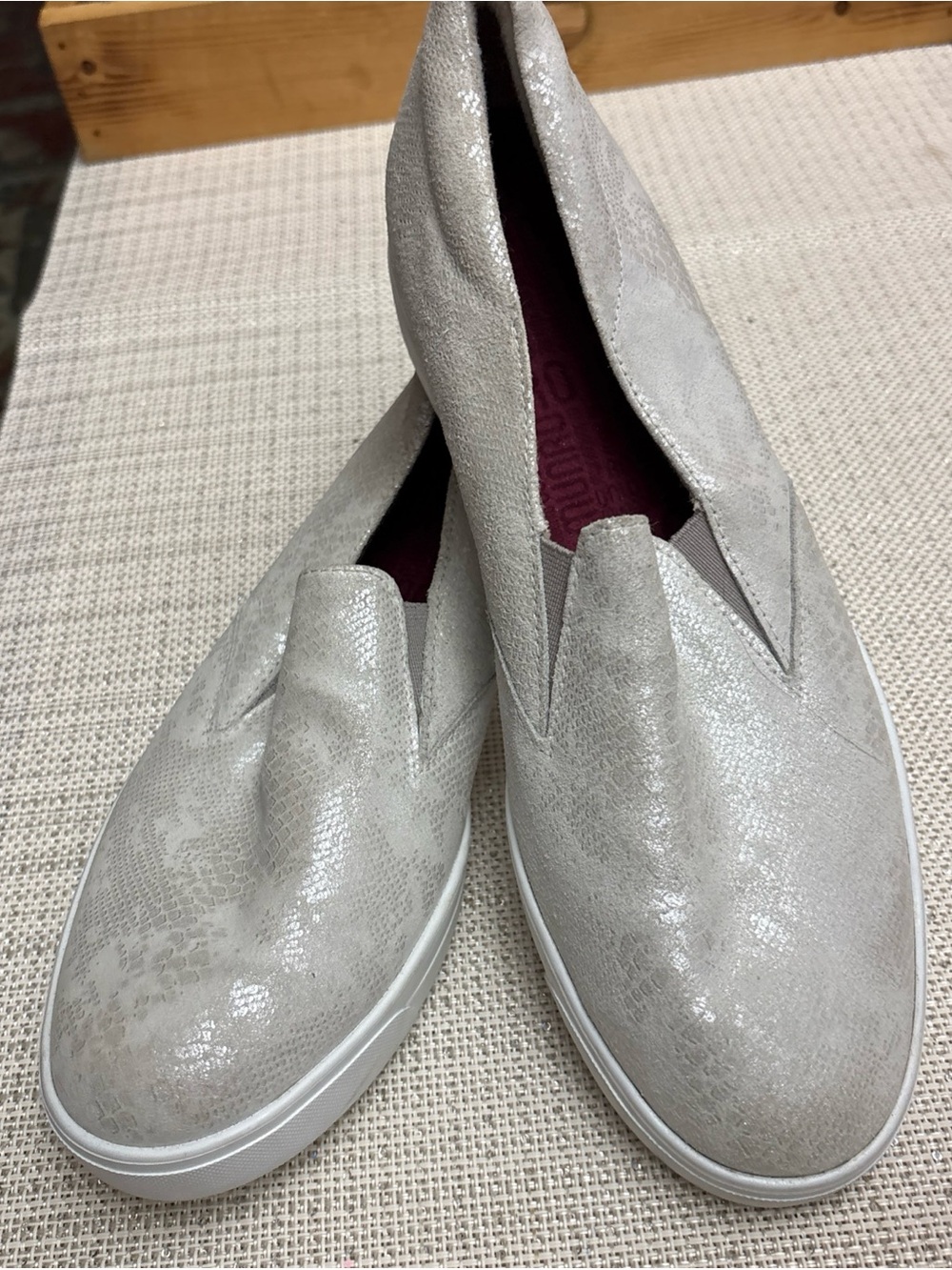 Munro Metallic Slip-On Platform Clogs in Champagne SZ.8